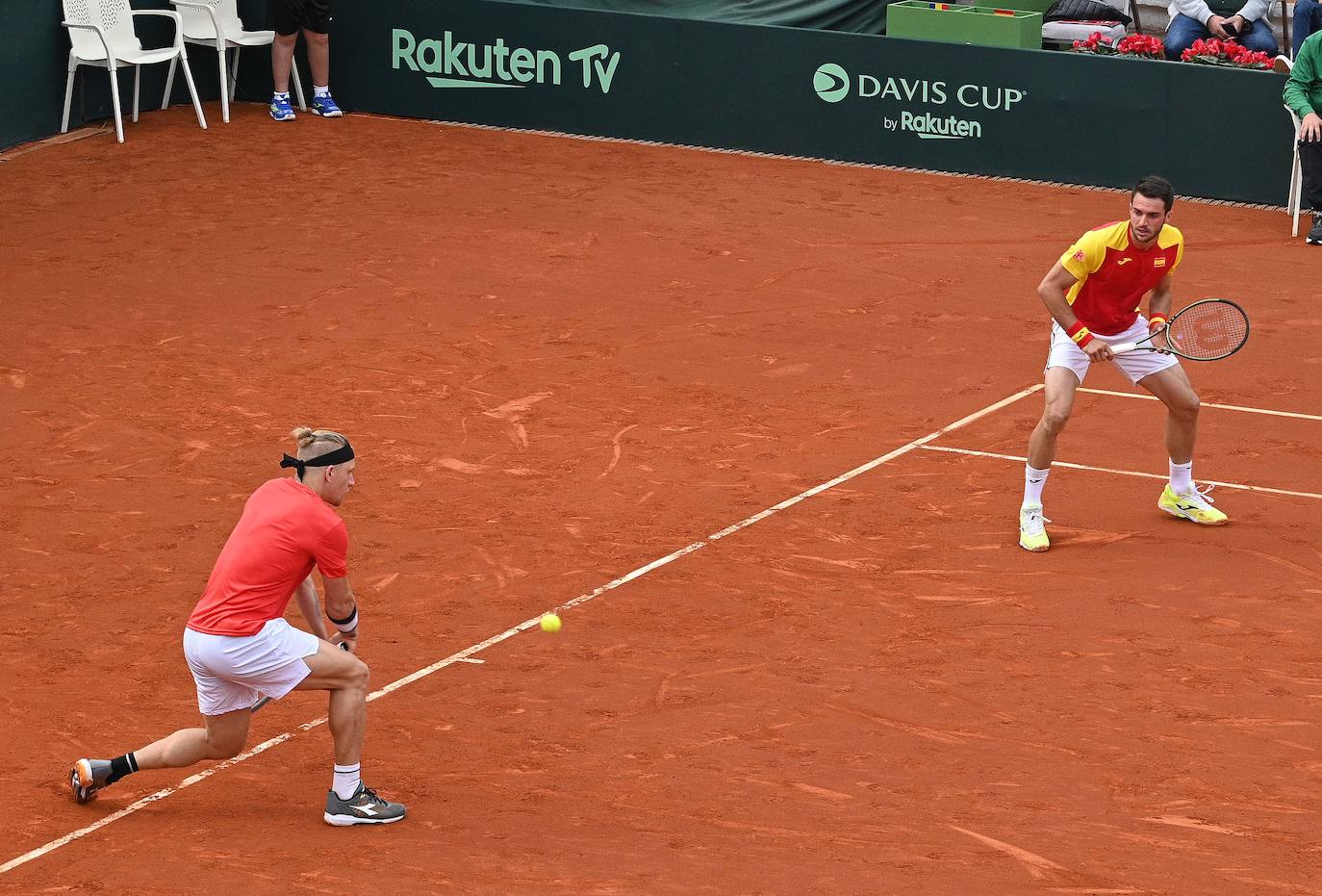 Davidovich y Martínez se enfrentan a Rumanía en el partido de dobles celebrado este sábado 5 de marzo en Marbella.