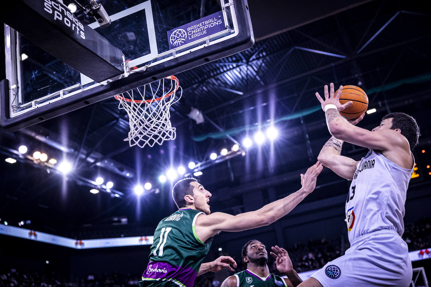 Fotos: Las mejores imágenes de la victoria del Unicaja en la cancha del Cluj (70-86)