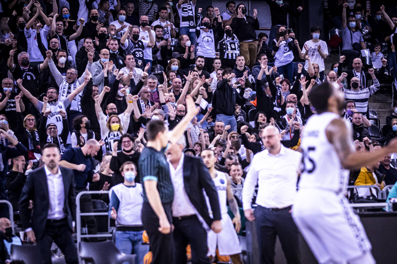 Fotos: Las mejores imágenes de la victoria del Unicaja en la cancha del Cluj (70-86)