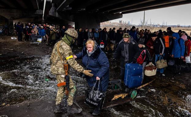 Kiev se prepara para defenderse de la llegada de los rusos