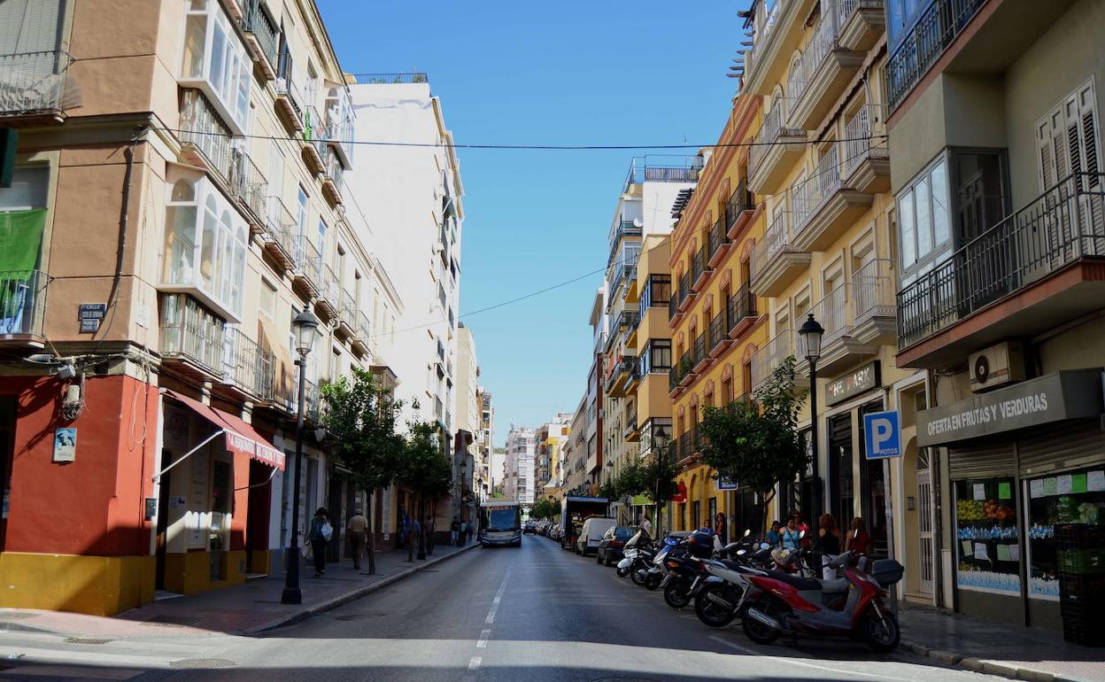 Colectivos de la zona han suscrito un manifiesto en el que piden que se quede un solo carril. 