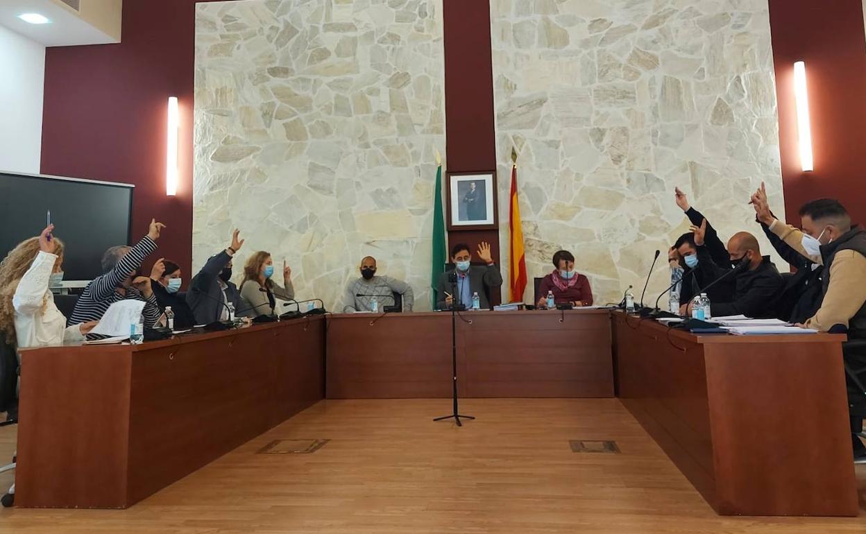 Foto de archivo del Pleno de Ojén. 
