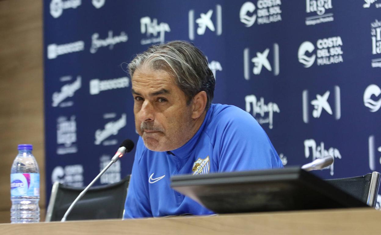 Natxo González, en la rueda de prensa ofrecida hoy en la sala de prensa Juan Cortés de La Rosaleda. 