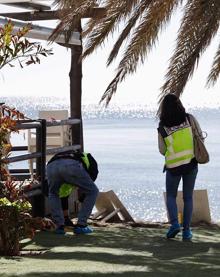 Imagen secundaria 2 - Muerte violenta en La Malagueta: El cadáver hallado en el paseo marítimo de Málaga es un indigente extranjero