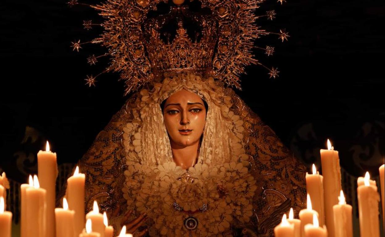 La Cofradía de la Paloma celebra los cultos en honor a sus sagrados titulares. 