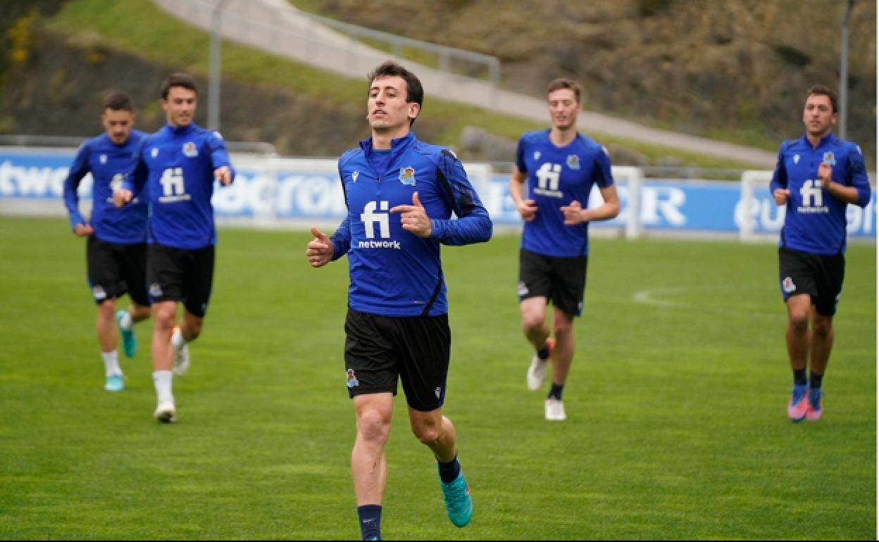 Mikel Oyarzabal, durante un entrenamiento de la Real en Zubieta.