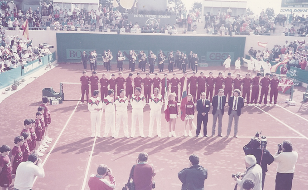 La ceremonia inaugural del duelo entre España y México en 1989. 