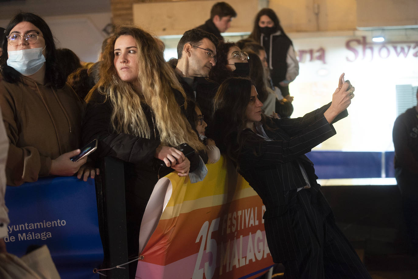 La alfombra roja del domingo volvió a estar animada, aunque deslucida por la lluvia 