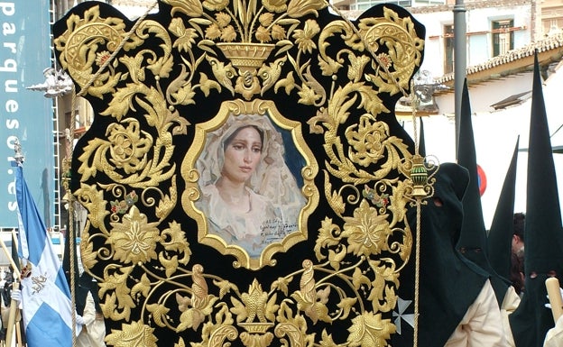 Estandarte de la Virgen de Lágrimas y Favores. 