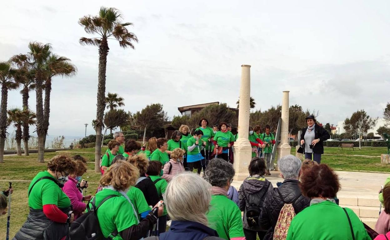 Éxito de participación en la marcha nórdica. 