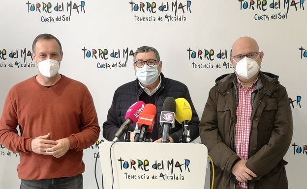 David Vilches, Antonio Moreno Ferrer y Jesús Carlos Pérez Atencia, este martes en rueda de prensa. 