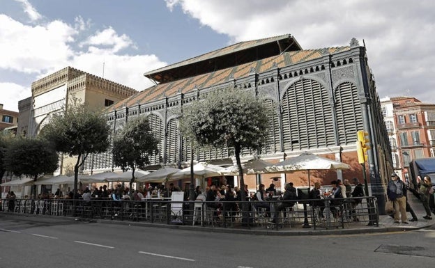 La oferta gastronómica del mercado de Atarazanas, uno de los reclamos recogidos en la guía. 