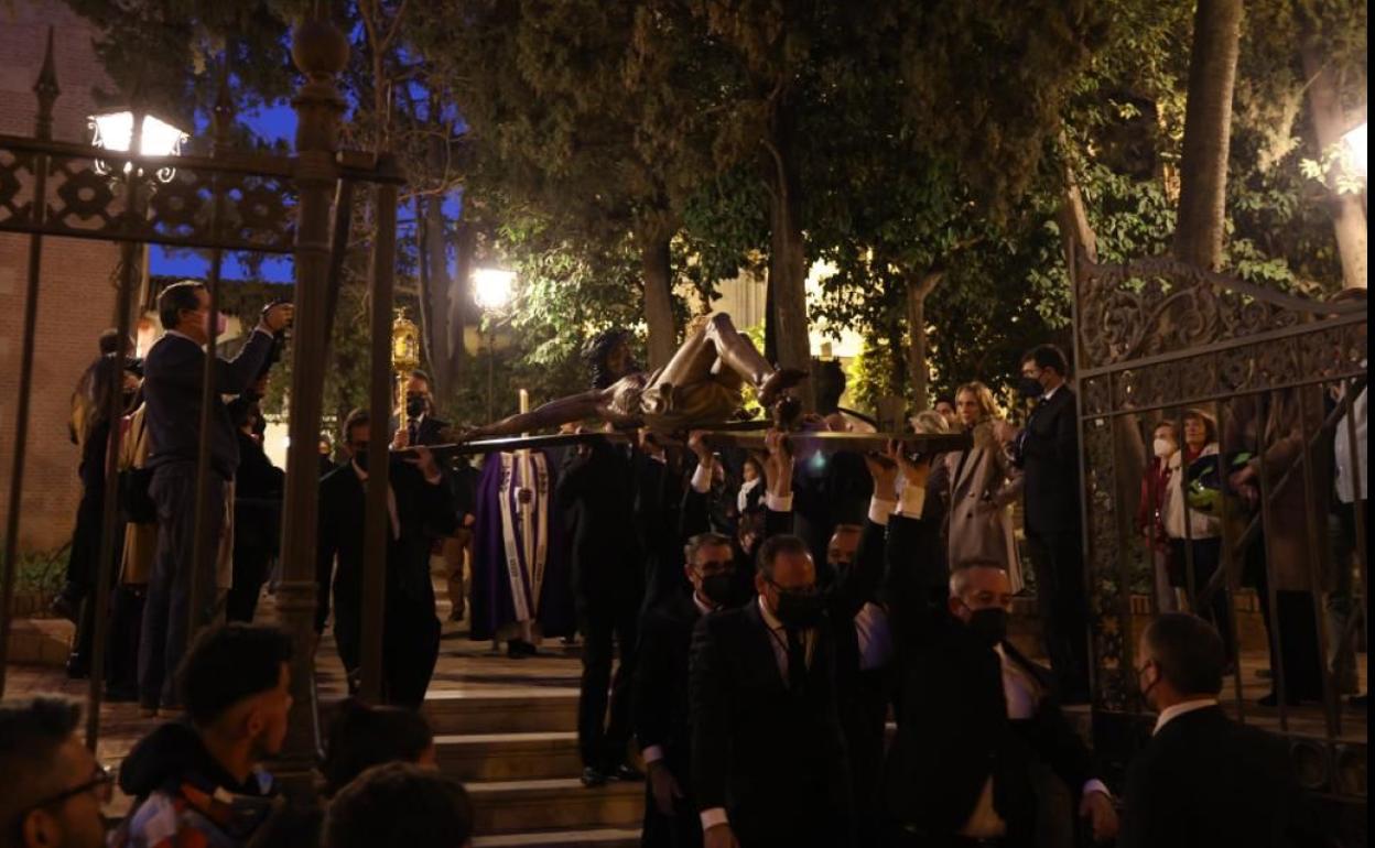 El Cristo de la Clemencia salió de la iglesia del Sagrario. 