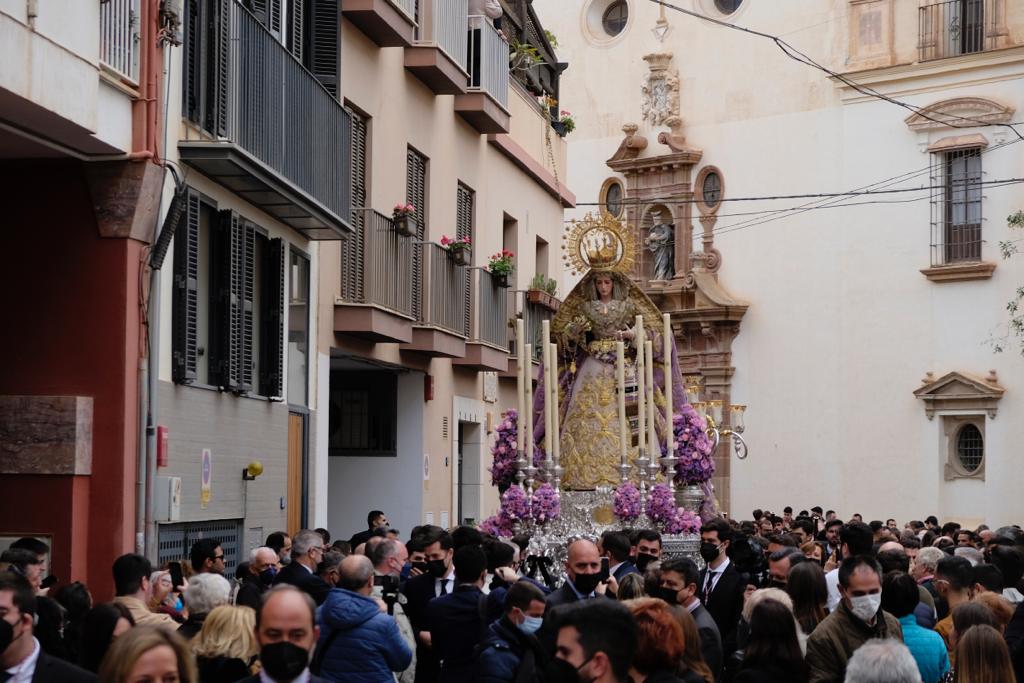 Sangre ha abierto el domingo una jornada en la que nueve cofradías trasladarán a sus imágenes