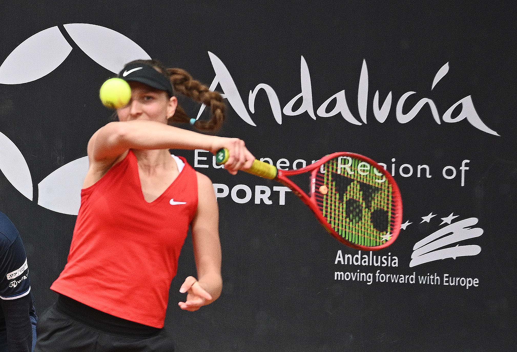 Munar se desquita al fin. A la cuarta oportunidad el tenista balear vence en una final en Puente Romano, mientras que la egipcia Sherif gana sin ceder un solo set en el primer WTA 125