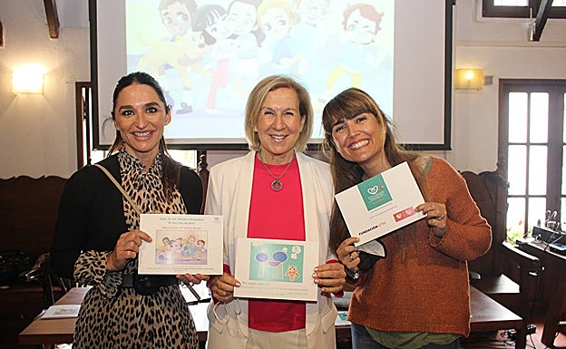 Elena Cobos, Margarita Ortiz-Tallo y Rocío González, en la presentación de 'El secreto de Ana'.