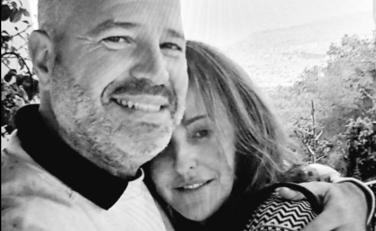 La foto de Javier Imbroda y Salvadora Acosta que ilustra el tuit. 