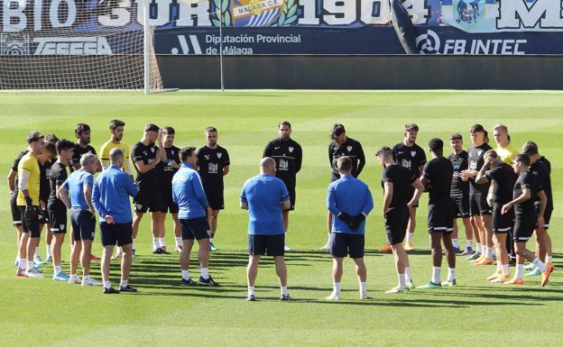 Las bajas aumentan las incógnitas en el primer once titular de Guede en el Málaga