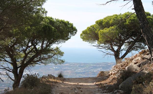 Vista desde la ruta de la Cruz de la Misión, en Mijas.