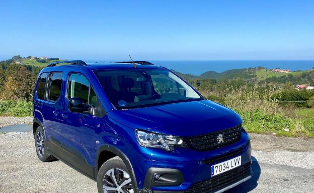 Peugeot e-Rifter: La fuerte personalidad de un vehículo polivalente