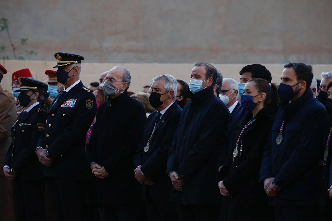 Las mejores imágenes de la tradicional misa del alba y posterior traslado del Cautivo y la Virgen de la Trinidad hasta su casa hermandad.