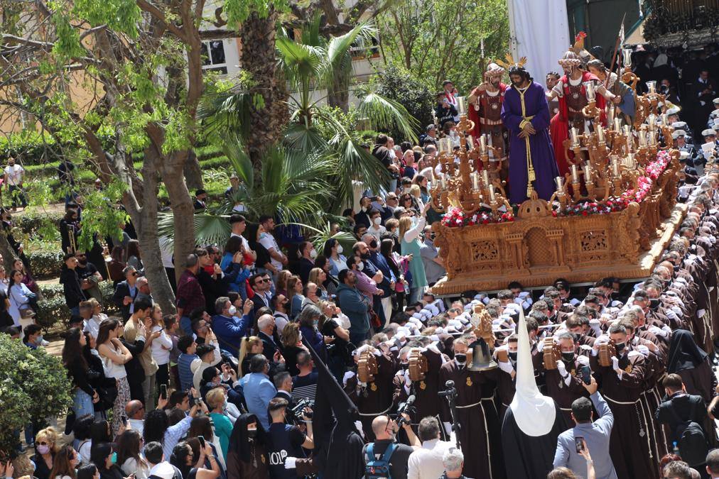 Salida de Nuestro Padre Jesús de la Soledad (Dulce Nombre)