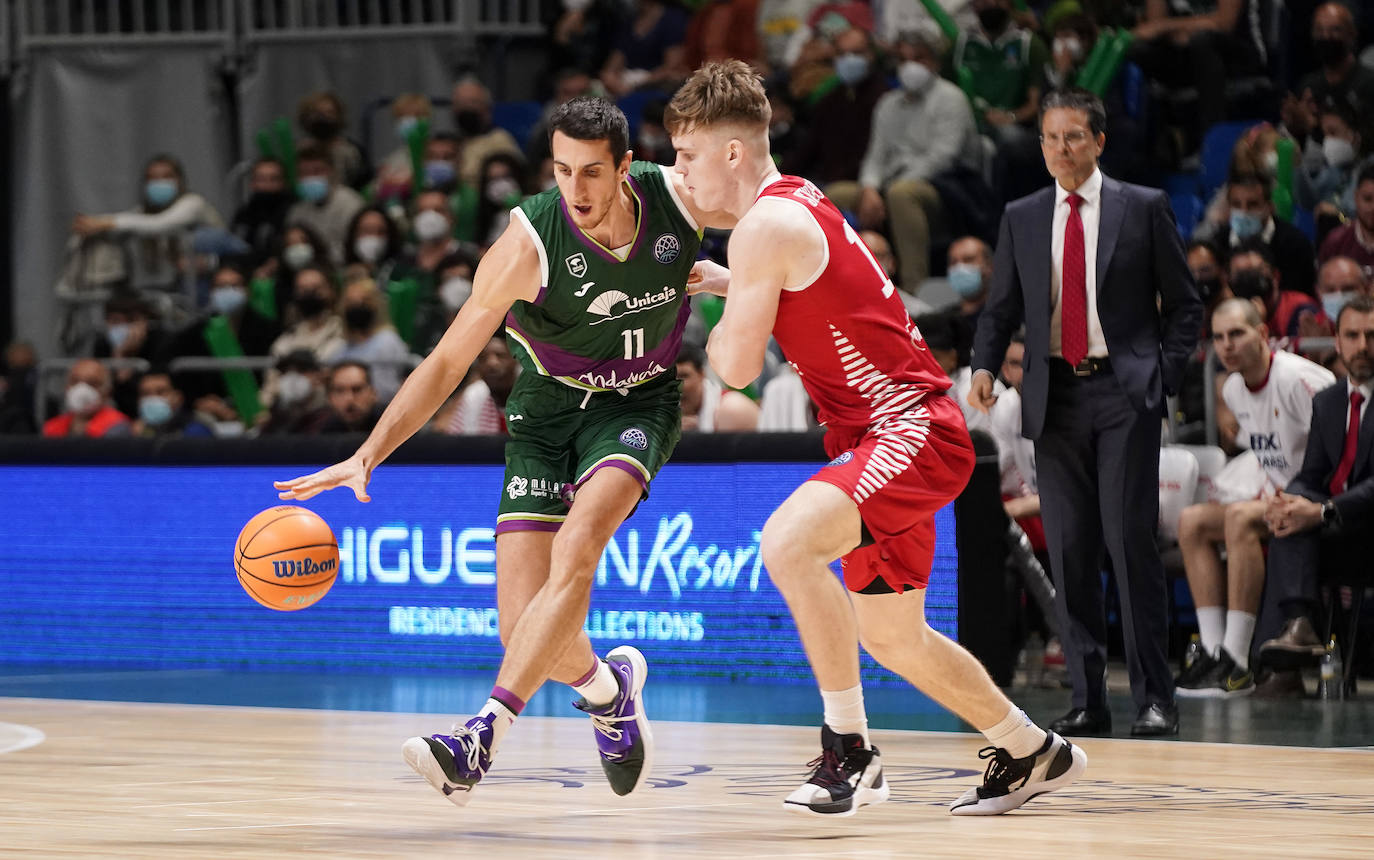 Derrota en casa del Unicaja ante el Baxi Manresa en la BCL. 