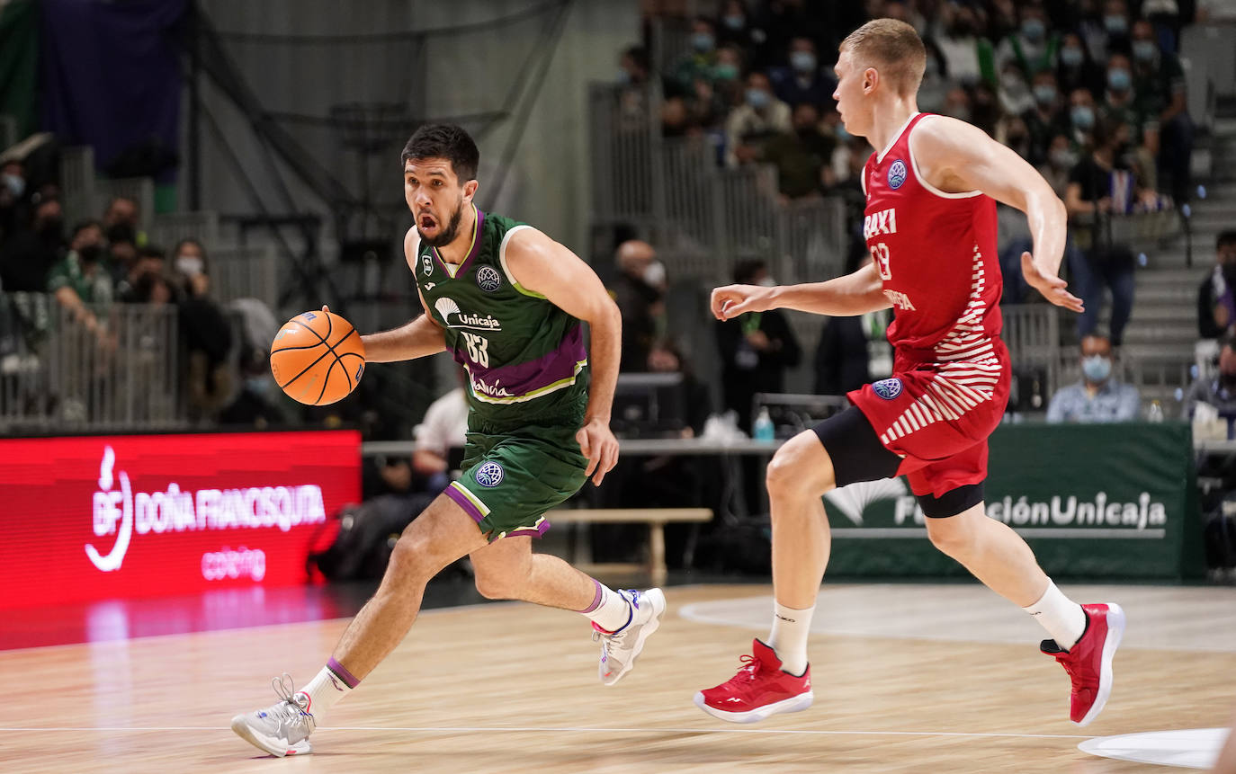 Derrota en casa del Unicaja ante el Baxi Manresa en la BCL. 
