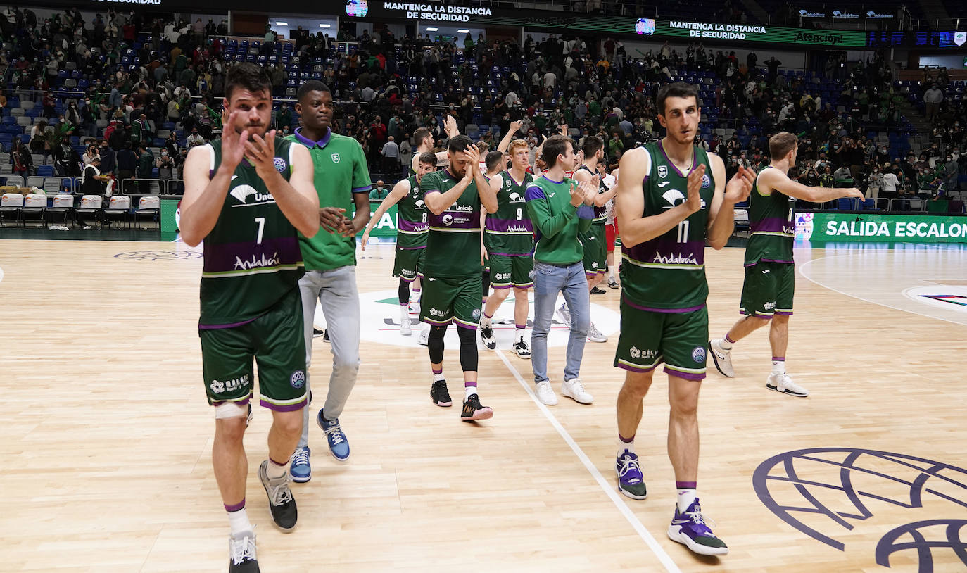 Derrota en casa del Unicaja ante el Baxi Manresa en la BCL. 