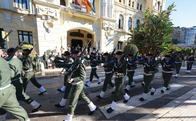 Desfile de la Brigada Paracaidista antes del desfile con Fusionadas este miércoles Santo