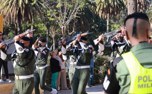 Desfile de la Brigada Paracaidista antes del desfile con Fusionadas este miércoles Santo
