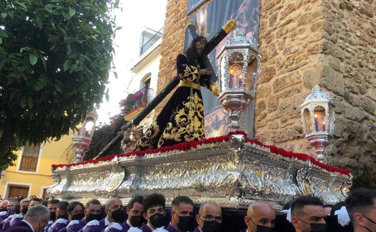 Devoción al paso Nuestro Padre Jesús Nazareno por las calles de Marbella