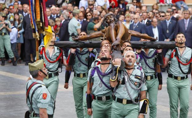 Imagen de archivo de La legión con el Cristo de la Buena Muerte. 