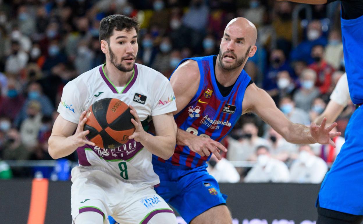 Brizuela, defendido por Calathes en el partido de este jueves. 