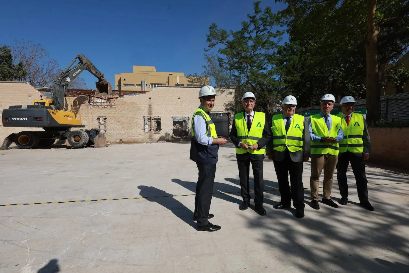 Esta semana han empezado las obras de demolición en la zona en la que se ubicará el centro hospitalario de la capital 