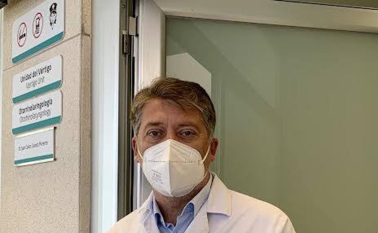 Codirector del Servicio de Otorrinolaringología del Hospital Quirónsalud Marbella y especialista en patología de la voz, el doctor Casado.