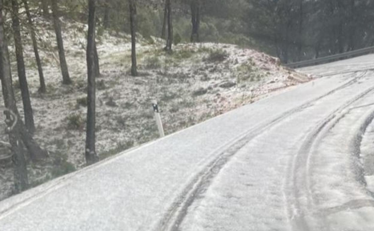 Fuerte granizada, este miércoles al mediodía en El Burgo. 