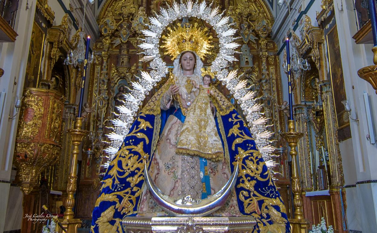 La patrona de Ronda celebra el 75.º aniversario de su coronación. 