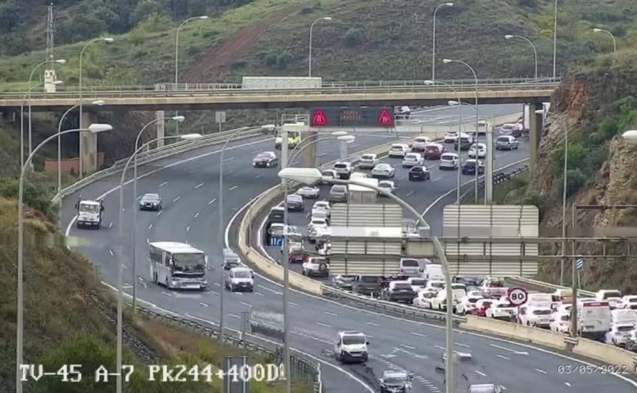 Imagen de las retenciones registradas este martes en la A-7, a la altura de El Limonar