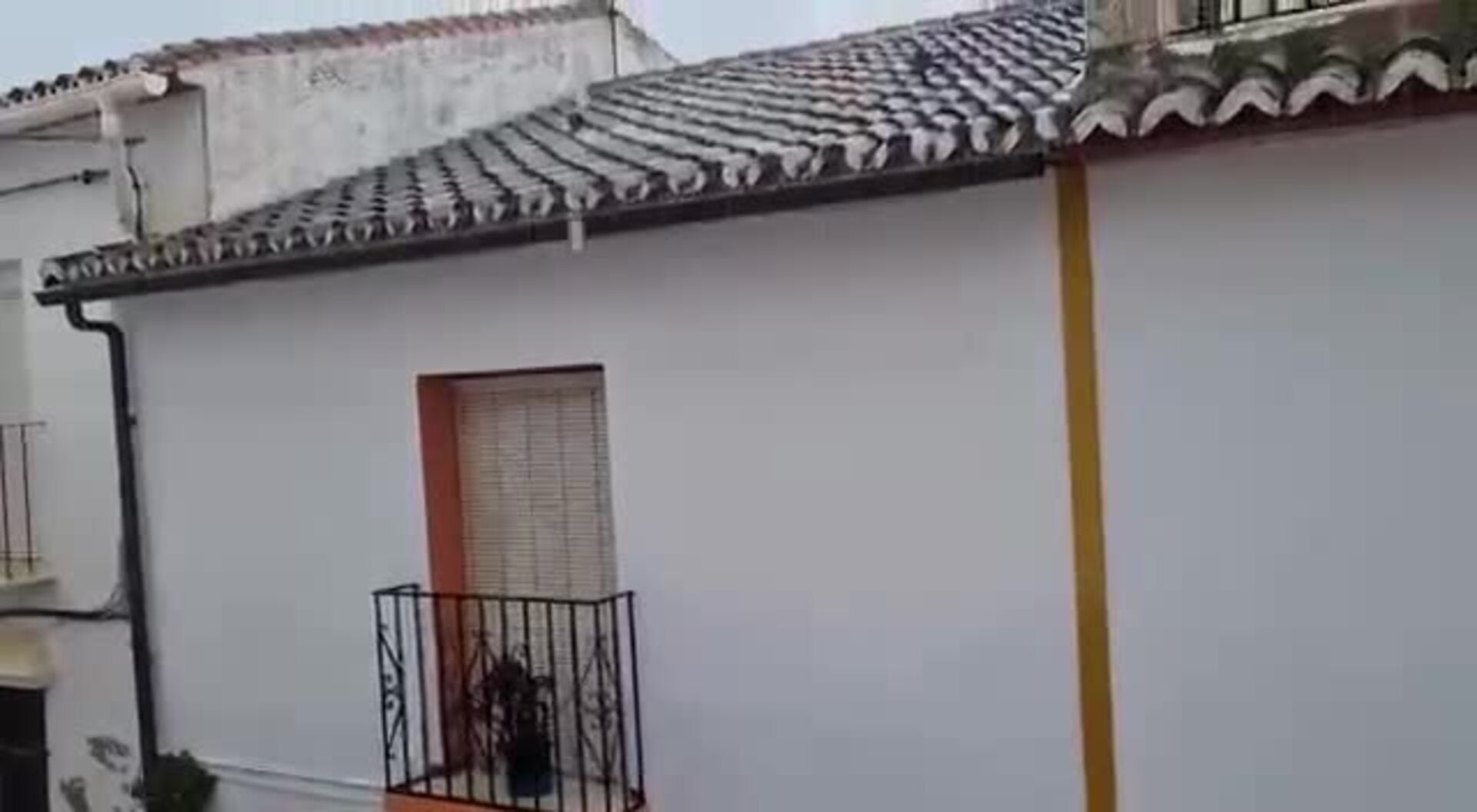 Una tormenta de granizo sorprende a Carratraca