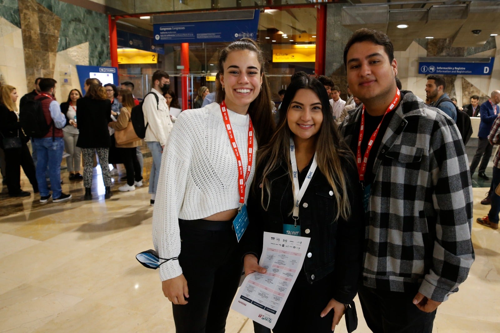 Los 50 seleccionados reciben instrucciones prácticas de las empresas más punteras de la provincia, en la segunda edición de este proyecto que se celebrara en el Palacio de Ferias