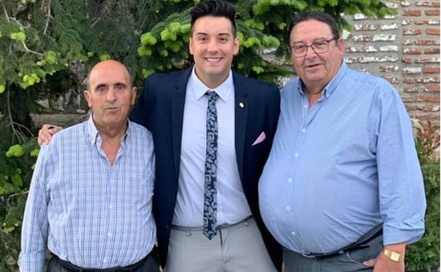Francisco Camacho, Daniel Benítez y Antonio Benítez, en junio de 2019, tras tomar posesión el actual alcalde. 