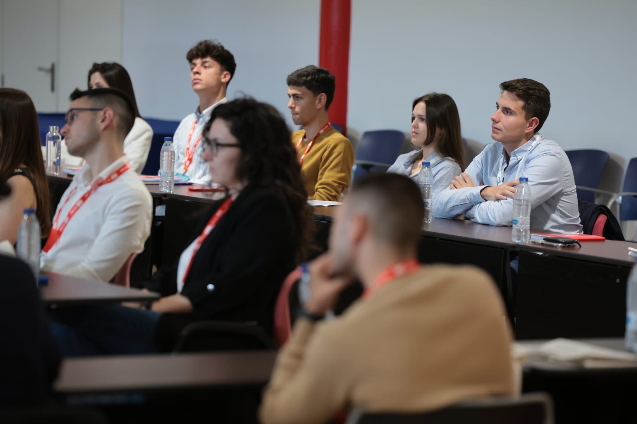 Los 50 seleccionados reciben instrucciones prácticas de las empresas más punteras de la provincia, en la segunda edición de este proyecto que se celebrara en el Palacio de Ferias