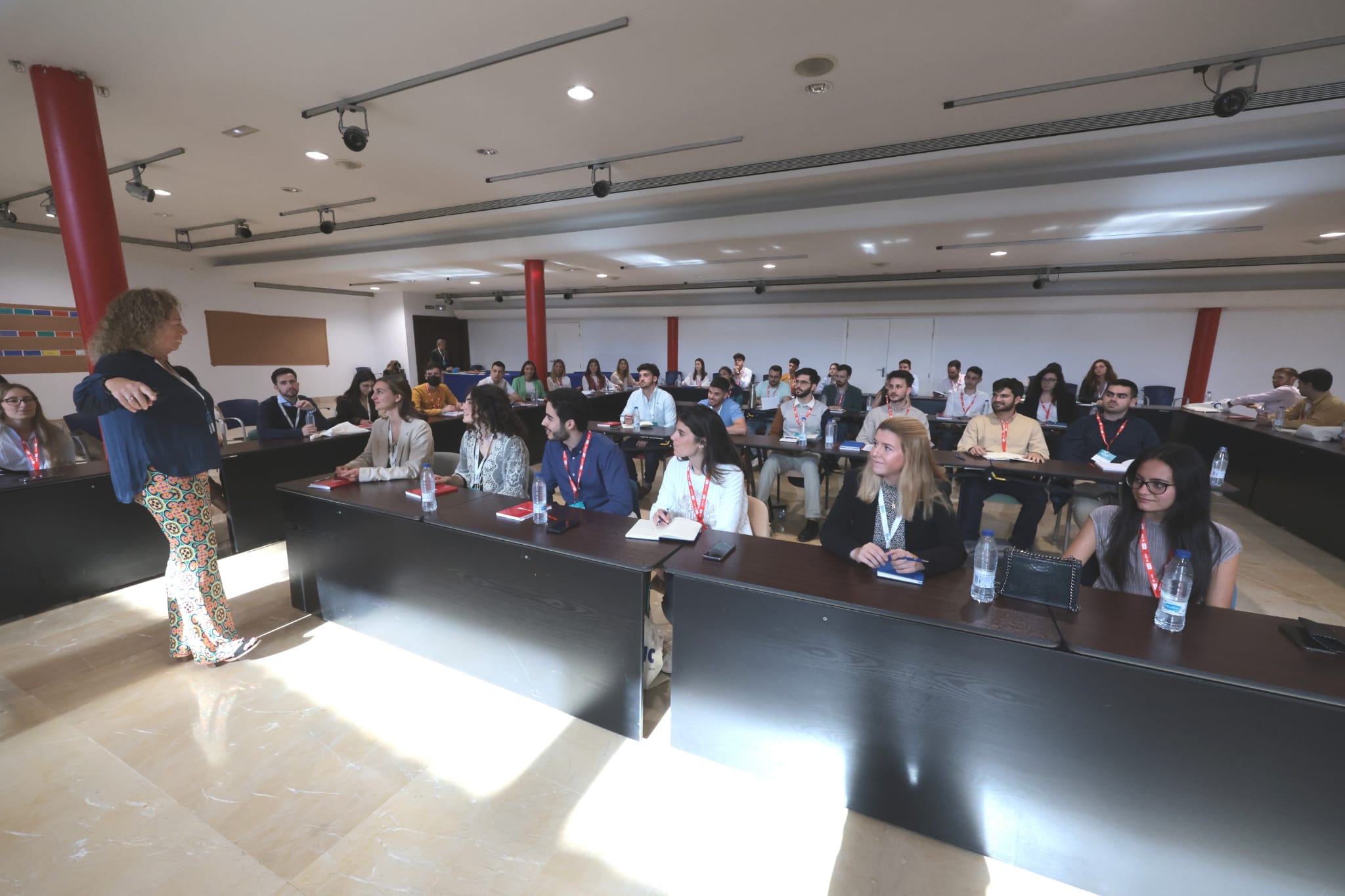 Los 50 seleccionados reciben instrucciones prácticas de las empresas más punteras de la provincia, en la segunda edición de este proyecto que se celebrara en el Palacio de Ferias