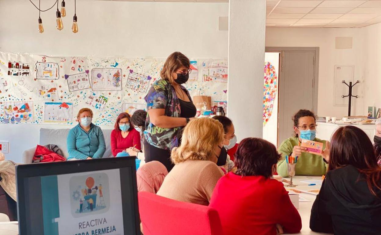Una de las primeras reuniones celebradas en Jubrique. 