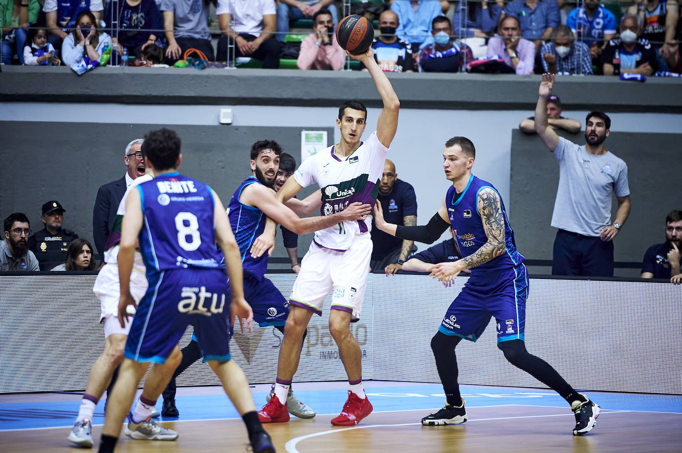 Otro mal partido del Unicaja terminó con la cuarta derrota consecutiva 