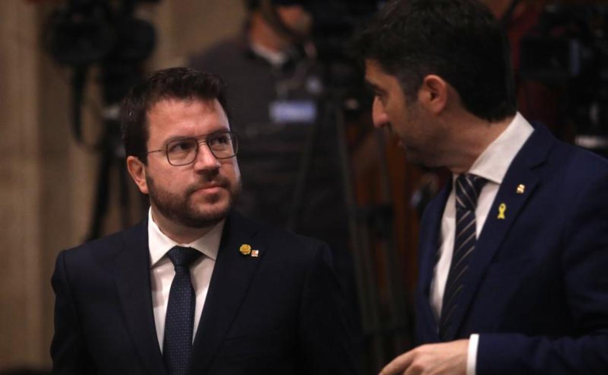 El presidente de la Generalitat, Pere Aragonès y el vicepresidente de la Generalitat, Jordi Puigenrò.