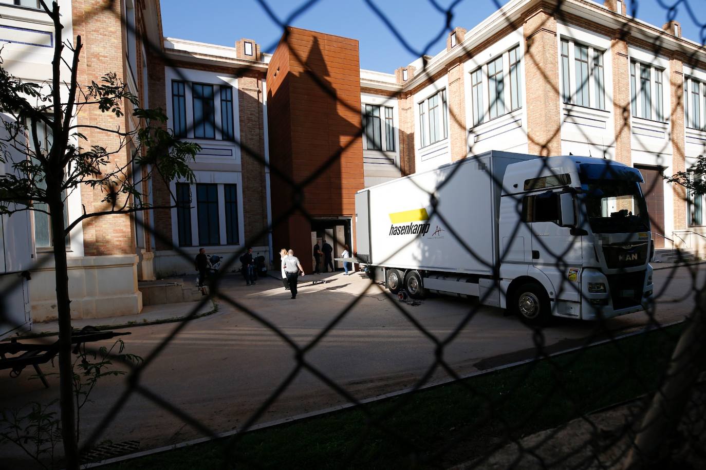 Las obras del Museo Ruso salen de Tabacalera