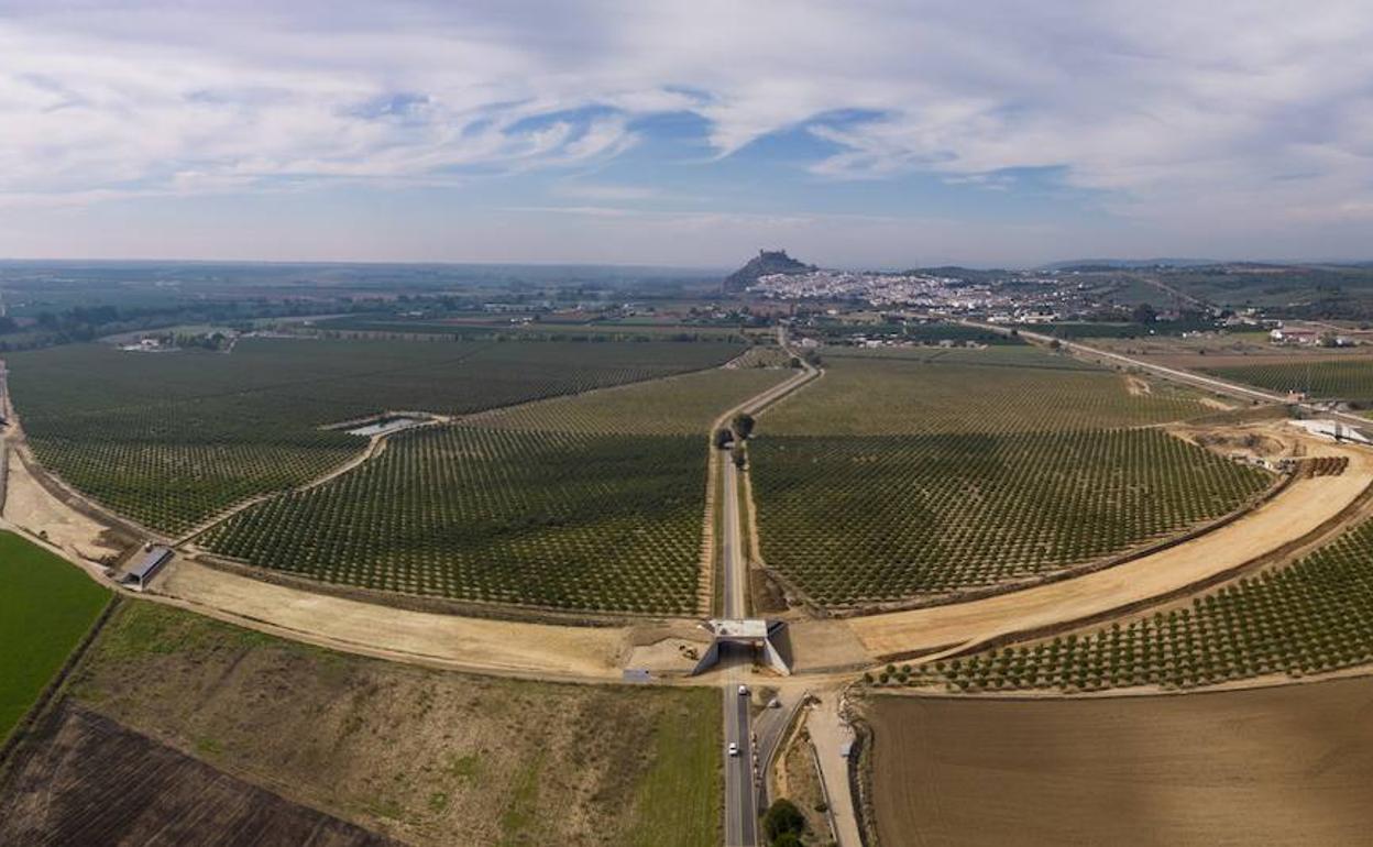 Vista aérea de las obras del baipás del AVE entre Málaga y Sevilla. 