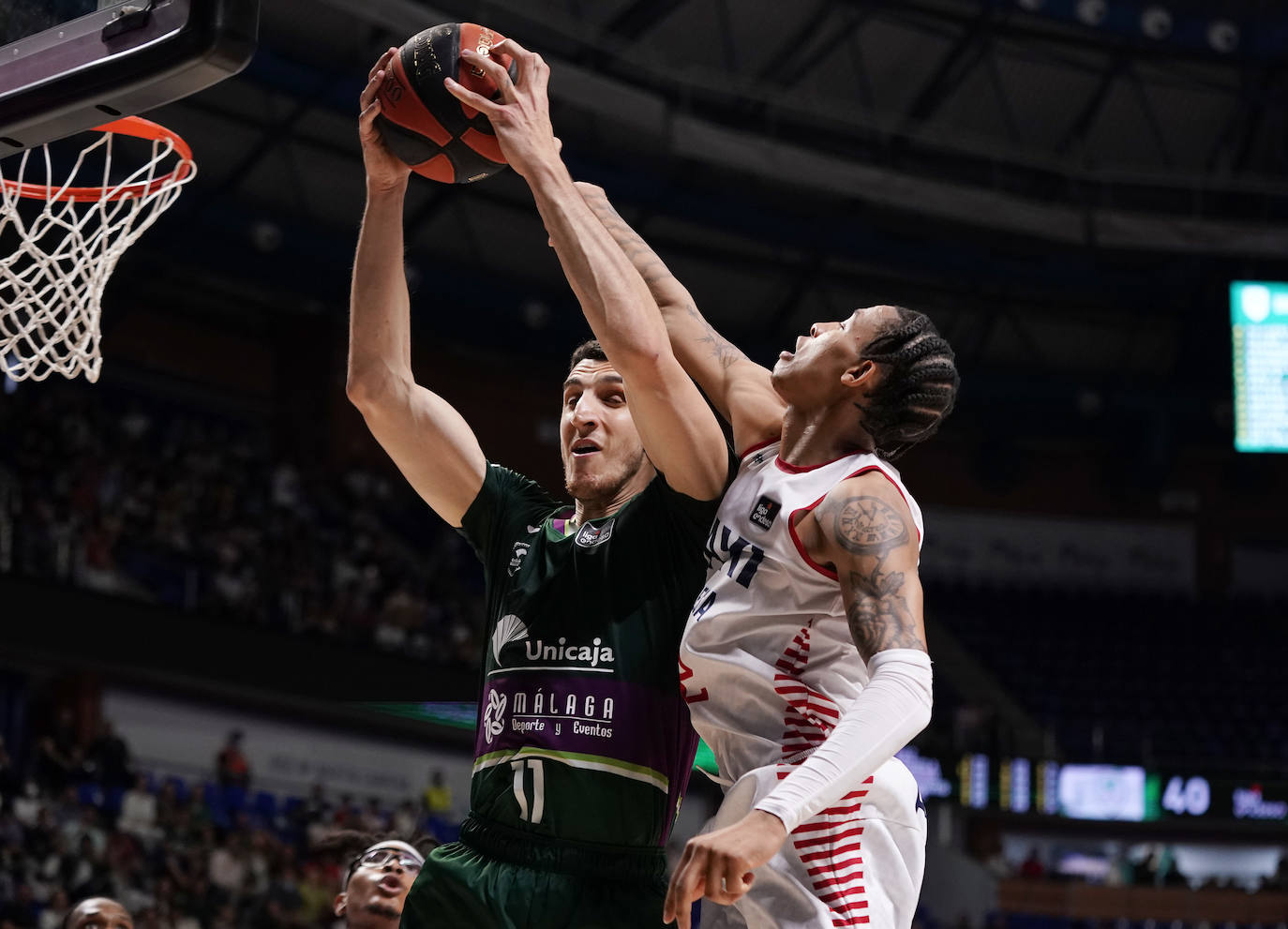 El Unicaja pierde en casa con el Baxi Manresa (95-100). 